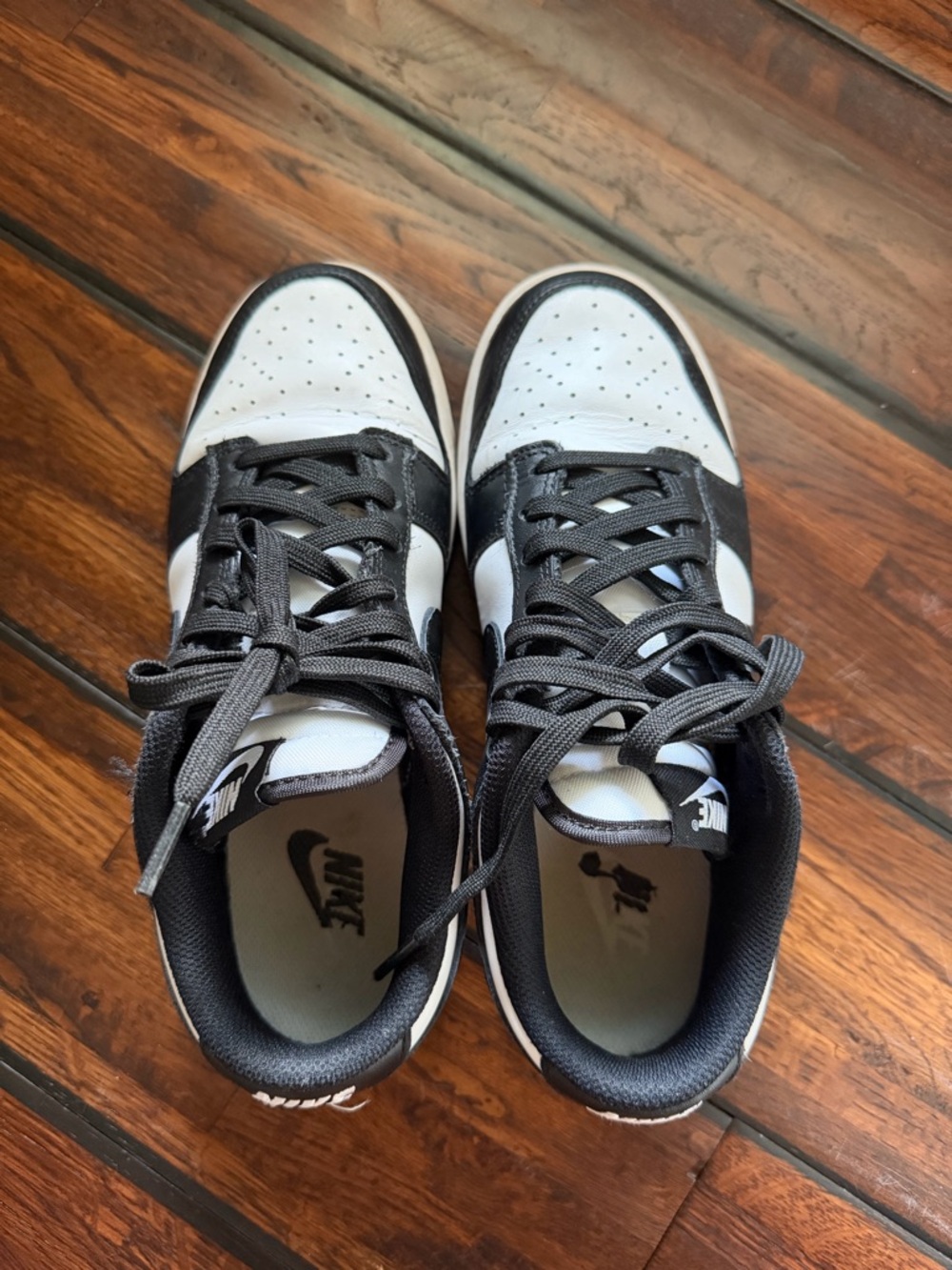 Nike Men’s Black and White (panda) Dunks Size 7.5